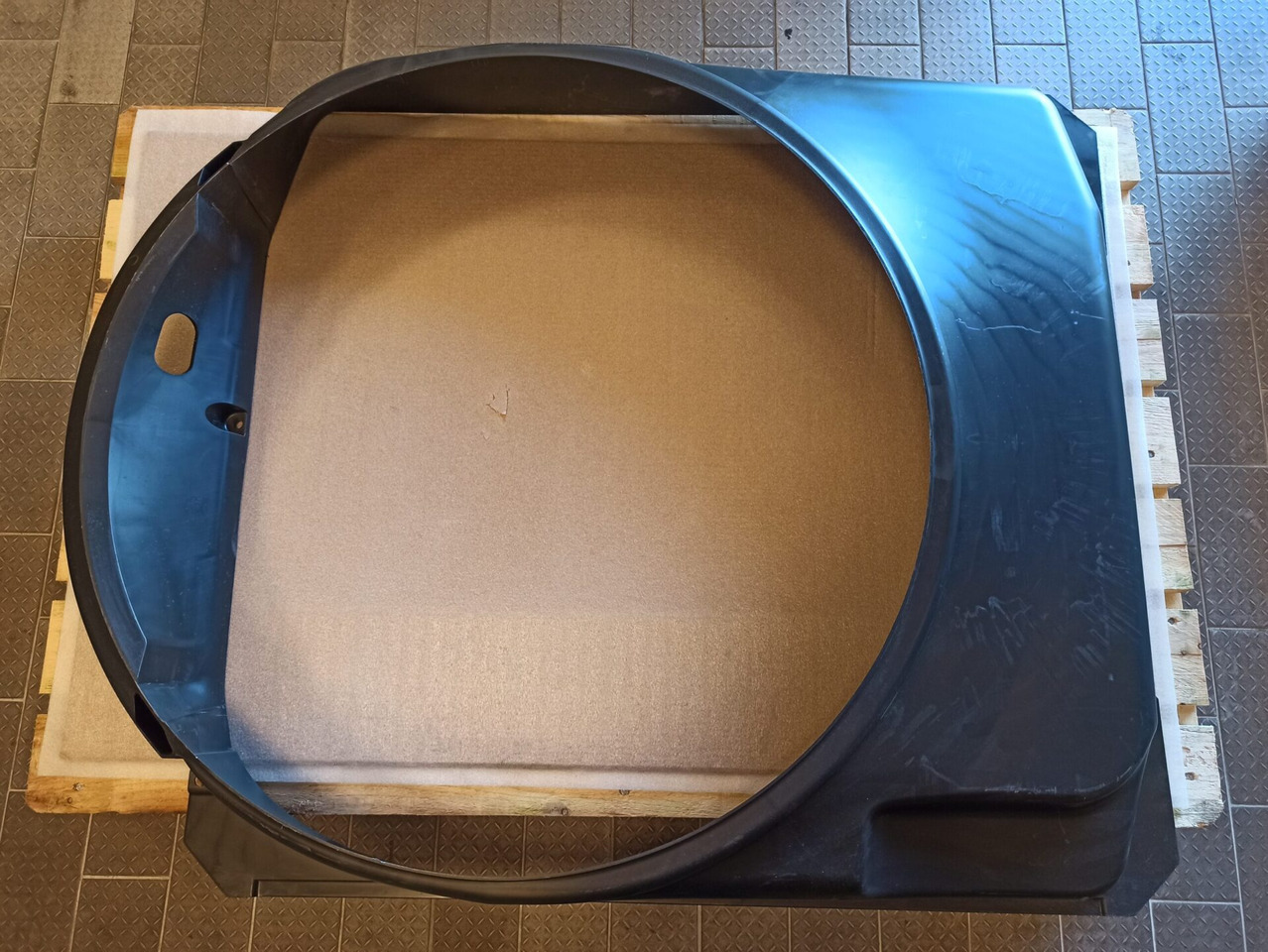 SCANIA FAN SHROUD - 1422501 - Penggemar untuk Truk: gambar 1 SCANIA FAN SHROUD - 1422501 - Penggemar untuk Truk: gambar 1