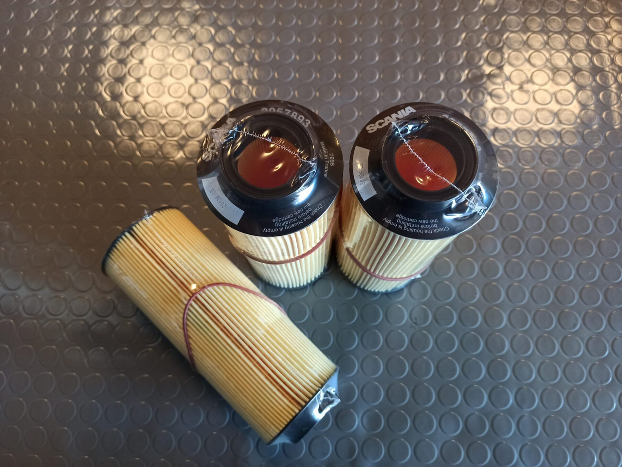 SCANIA OIL FILTER 2057893 - Filter oli untuk Truk: gambar 1 SCANIA OIL FILTER 2057893 - Filter oli untuk Truk: gambar 1