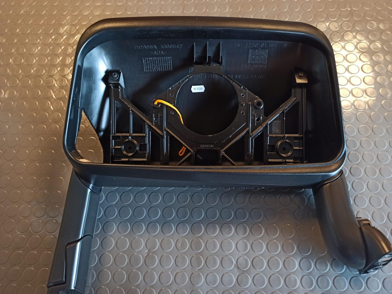 SCANIA REAR VIEW MIRROR CASING - 1406636 - Kabin dan interior untuk Truk: gambar 1 SCANIA REAR VIEW MIRROR CASING - 1406636 - Kabin dan interior untuk Truk: gambar 1