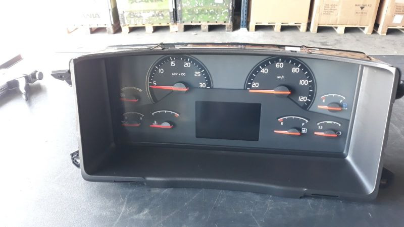 VOLVO INSTRUMENT CLUSTER 22174398 - Dasbor untuk Truk: gambar 1 VOLVO INSTRUMENT CLUSTER 22174398 - Dasbor untuk Truk: gambar 1