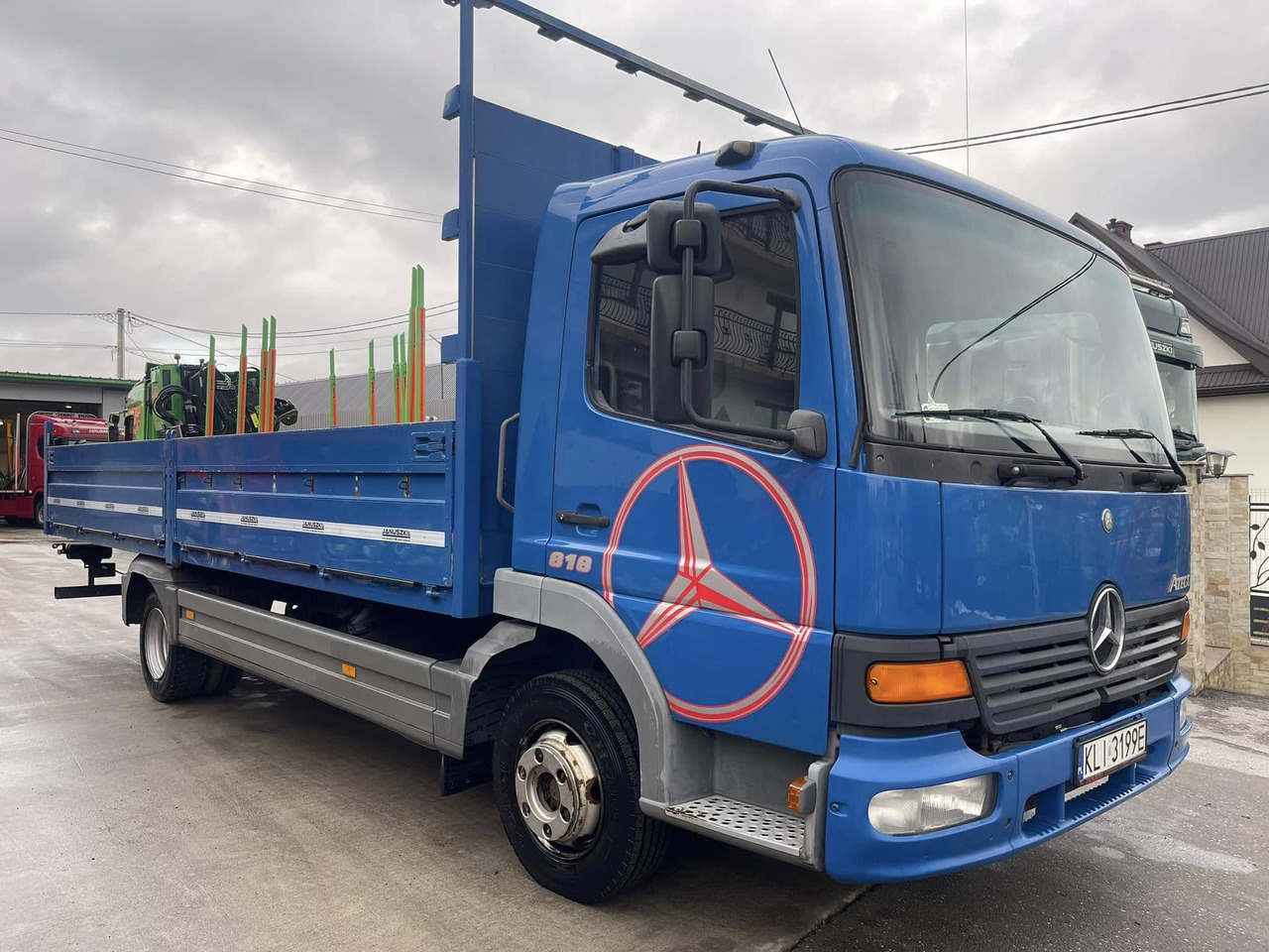 Mercedes Benz Atego 818 - Truk flatbed: gambar 2 Mercedes Benz Atego 818 - Truk flatbed: gambar 2