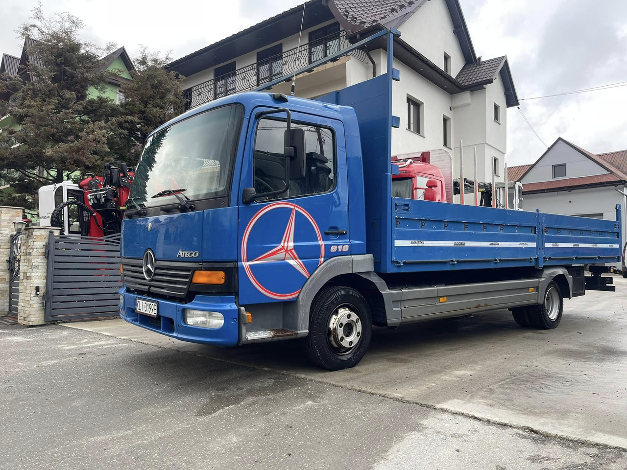 Mercedes Benz Atego 818 - Truk flatbed: gambar 3 Mercedes Benz Atego 818 - Truk flatbed: gambar 3