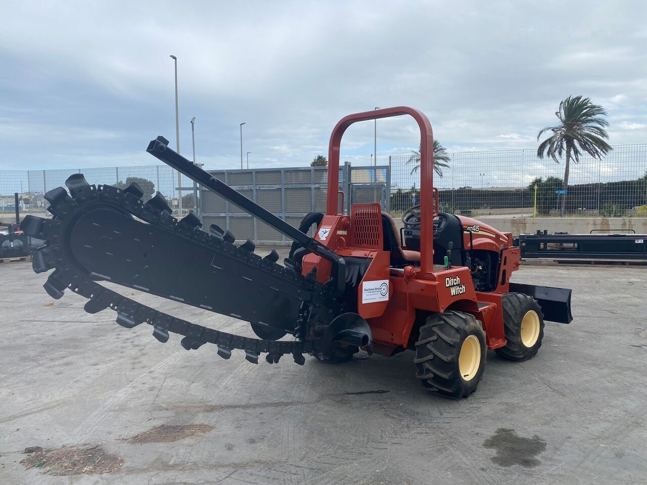 Ditch-Witch RT45 - Mesin penggali parit: gambar 5 Ditch-Witch RT45 - Mesin penggali parit: gambar 5