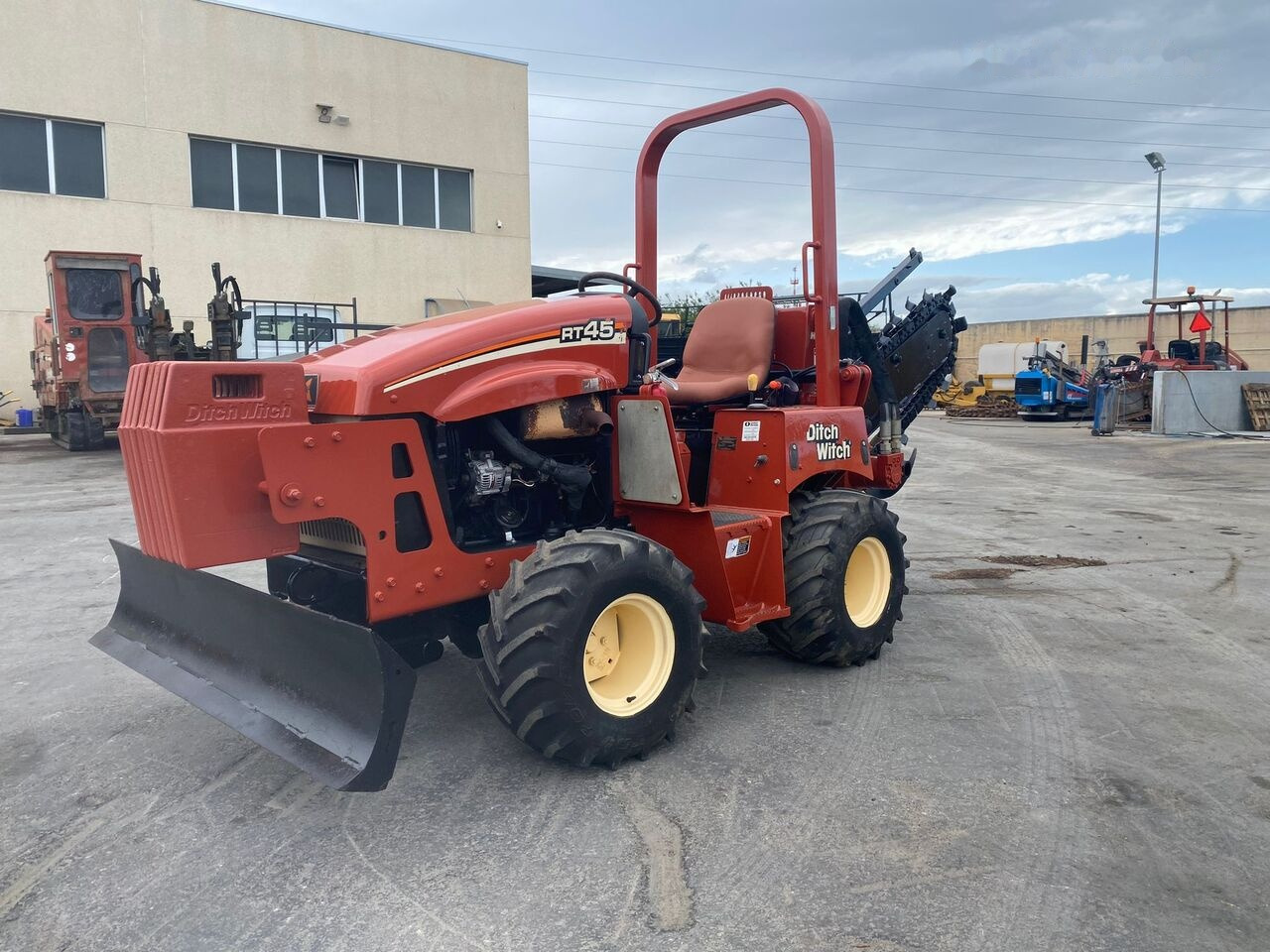 Ditch-Witch RT45 - Mesin penggali parit: gambar 2 Ditch-Witch RT45 - Mesin penggali parit: gambar 2