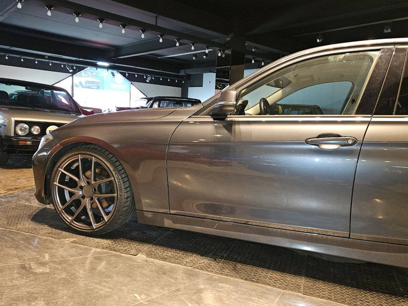 BMW 3-Reeks (F30) _ 320d - Mobil: gambar 2 BMW 3-Reeks (F30) _ 320d - Mobil: gambar 2