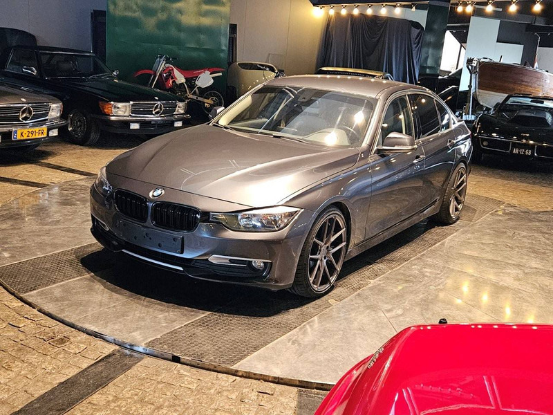 BMW 3-Reeks (F30) _ 320d - Mobil: gambar 1 BMW 3-Reeks (F30) _ 320d - Mobil: gambar 1