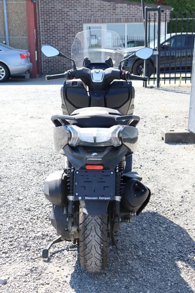 BMW C 400 GT - Sepeda motor: gambar 4 BMW C 400 GT - Sepeda motor: gambar 4