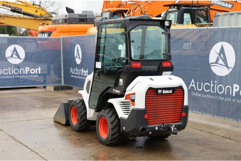 Bobcat L28 - Wheel loader: gambar 4 Bobcat L28 - Wheel loader: gambar 4