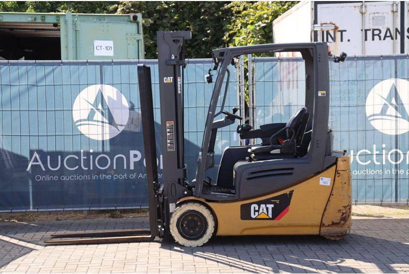 Caterpillar 2ET4000 - Forklift listrik: gambar 2 Caterpillar 2ET4000 - Forklift listrik: gambar 2