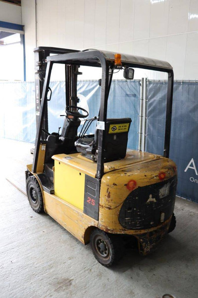 Caterpillar EP25KPAC - Forklift listrik: gambar 3 Caterpillar EP25KPAC - Forklift listrik: gambar 3