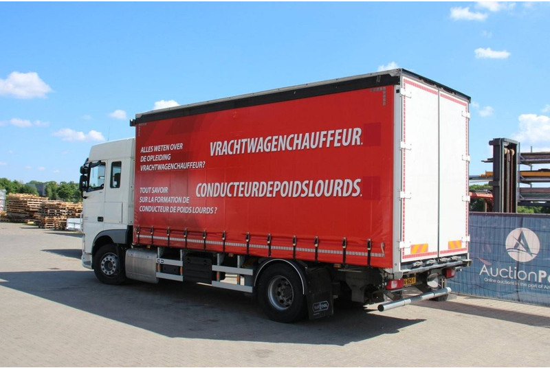 DAF XF 410 FA - Pengangkut kontainer/ Container truck: gambar 3 DAF XF 410 FA - Pengangkut kontainer/ Container truck: gambar 3