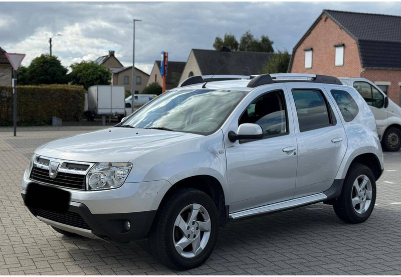 Dacia Duster (I) dCi - Mobil sedan: gambar 1 Dacia Duster (I) dCi - Mobil sedan: gambar 1
