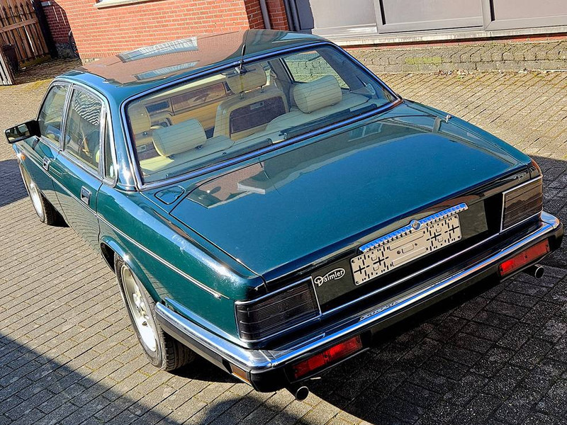 Daimler 4.0 - Mobil sedan: gambar 4 Daimler 4.0 - Mobil sedan: gambar 4
