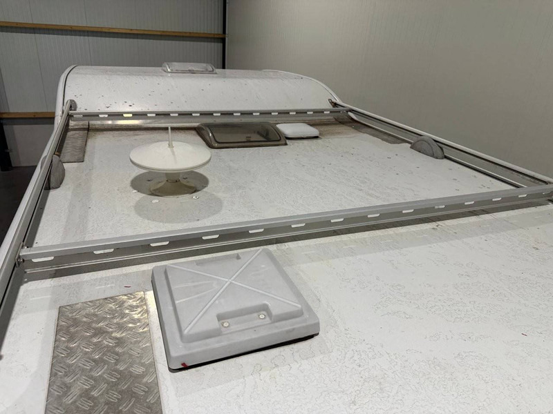 Dethleffs A5820 - Mobil kemping: gambar 5 Dethleffs A5820 - Mobil kemping: gambar 5