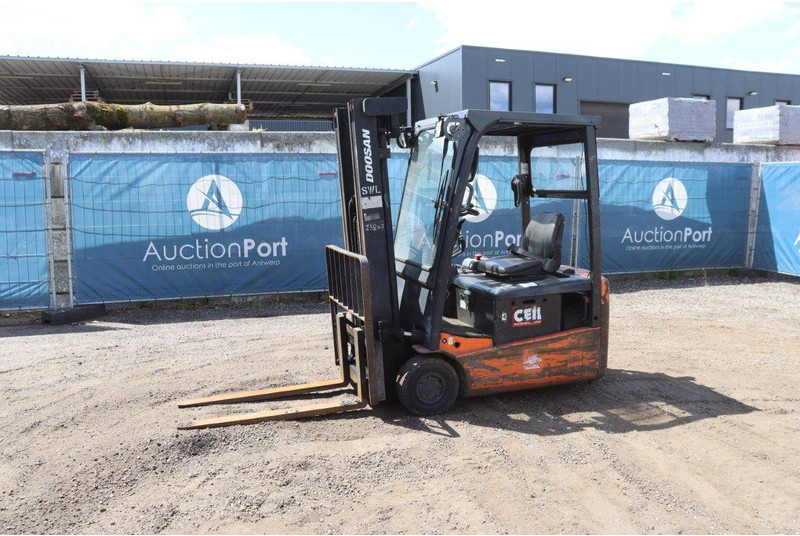 Doosan B15T-5 - Forklift listrik: gambar 1 Doosan B15T-5 - Forklift listrik: gambar 1