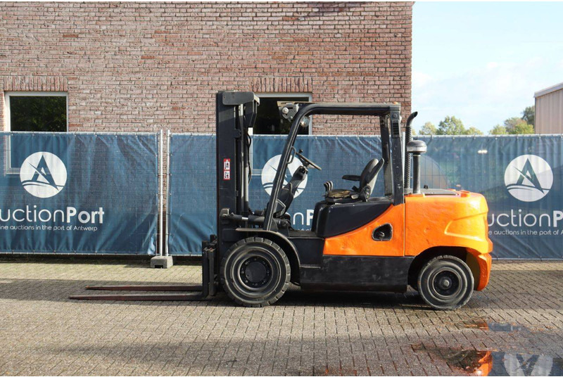 Doosan D45SC-5 - Forklift diesel: gambar 2 Doosan D45SC-5 - Forklift diesel: gambar 2