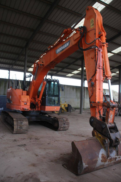 Ekskavator perayap Doosan DX235LCR: gambar 6
