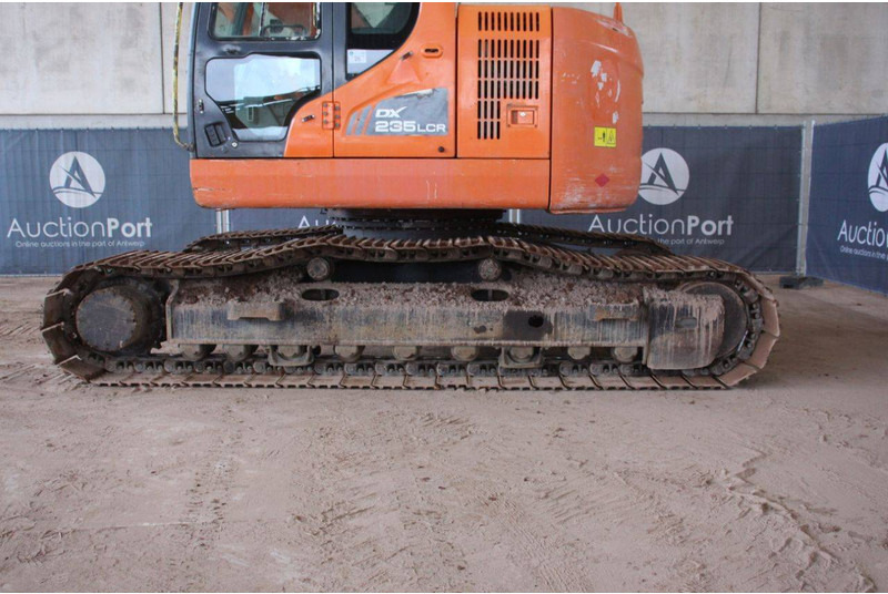 Ekskavator perayap Doosan DX235LCR: gambar 17