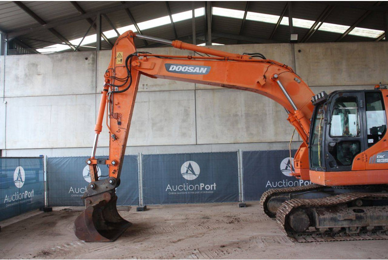 Ekskavator perayap Doosan DX235LCR: gambar 9