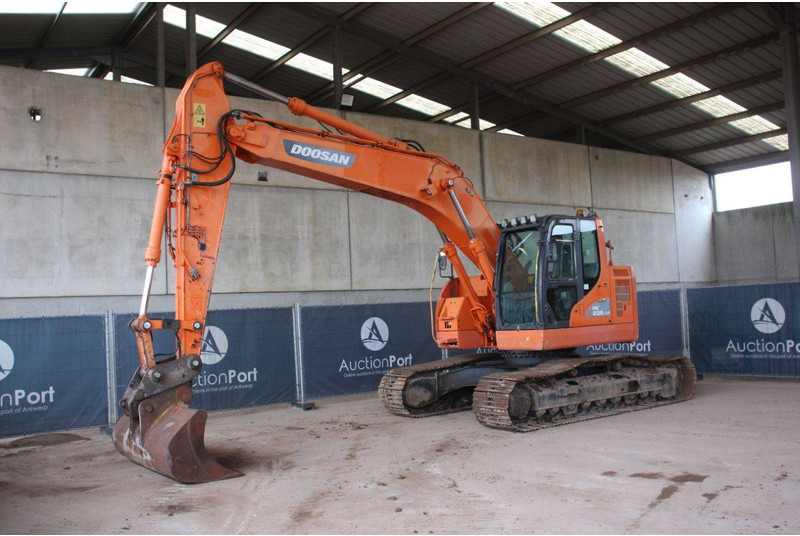 Ekskavator perayap Doosan DX235LCR: gambar 8