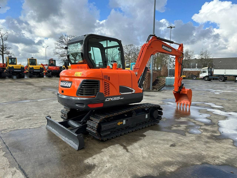 Doosan DX55-9C - Ekskavator perayap: gambar 4 Doosan DX55-9C - Ekskavator perayap: gambar 4