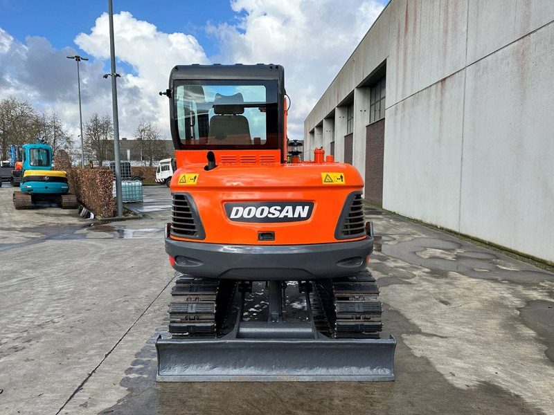 Doosan DX55-9C - Ekskavator perayap: gambar 5 Doosan DX55-9C - Ekskavator perayap: gambar 5