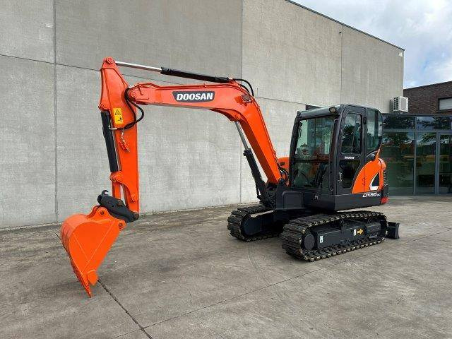 Doosan DX55-9C - Ekskavator perayap: gambar 1 Doosan DX55-9C - Ekskavator perayap: gambar 1