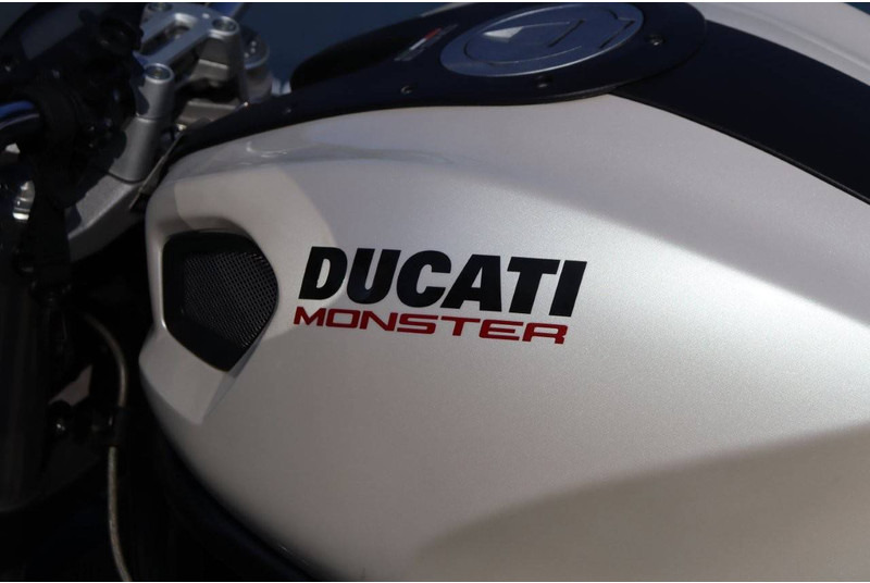 Sepeda motor Ducati MONSTER 696: gambar 18