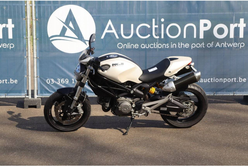Ducati MONSTER 696 - Sepeda motor: gambar 1 Ducati MONSTER 696 - Sepeda motor: gambar 1