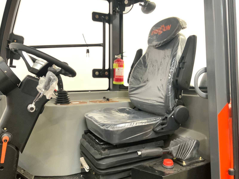Wheel loader baru Everun ER12: gambar 10 Wheel loader baru Everun ER12: gambar 10