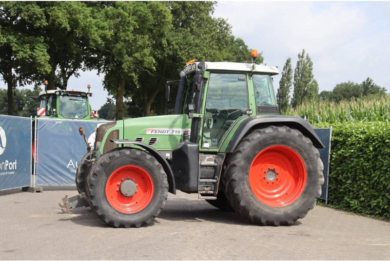 Fendt 716 VARIO - Traktor: gambar 1 Fendt 716 VARIO - Traktor: gambar 1