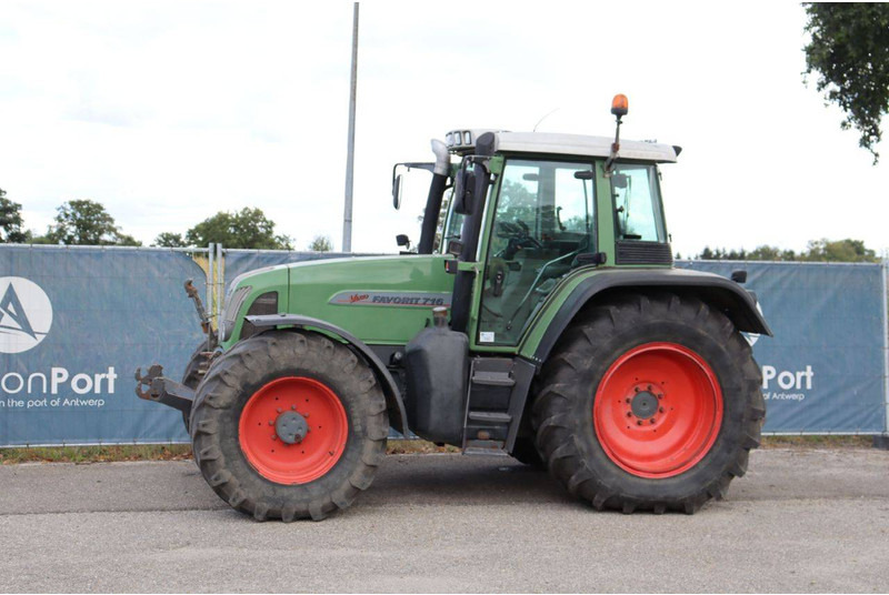 Fendt Vario Favorit 716 - Traktor: gambar 1 Fendt Vario Favorit 716 - Traktor: gambar 1