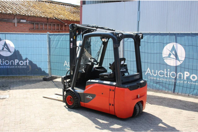 Fenwick-Linde E20L-02 - Forklift listrik: gambar 3 Fenwick-Linde E20L-02 - Forklift listrik: gambar 3