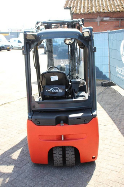Fenwick-Linde E20L-02 - Forklift listrik: gambar 4 Fenwick-Linde E20L-02 - Forklift listrik: gambar 4