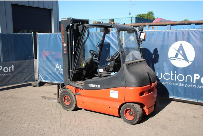 Fenwick-Linde E25-03 - Forklift listrik: gambar 3 Fenwick-Linde E25-03 - Forklift listrik: gambar 3