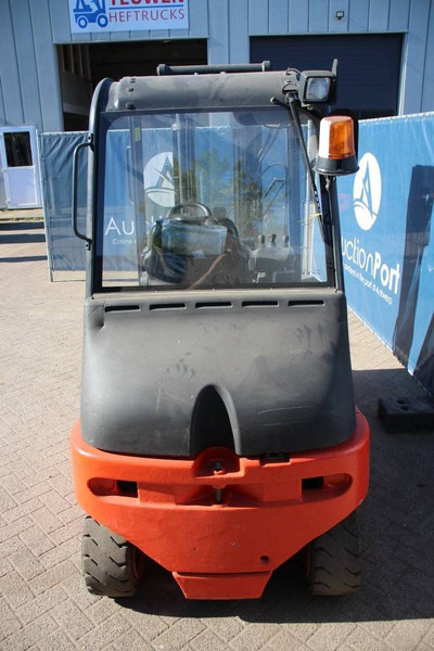 Fenwick-Linde E25-03 - Forklift listrik: gambar 4 Fenwick-Linde E25-03 - Forklift listrik: gambar 4