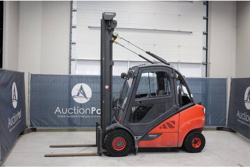 Fenwick-Linde H30T-02 - Forklift diesel: gambar 1 Fenwick-Linde H30T-02 - Forklift diesel: gambar 1