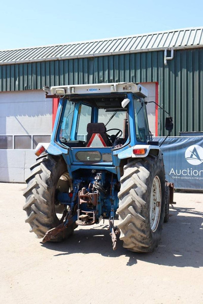 Ford 5610 - Traktor: gambar 5 Ford 5610 - Traktor: gambar 5