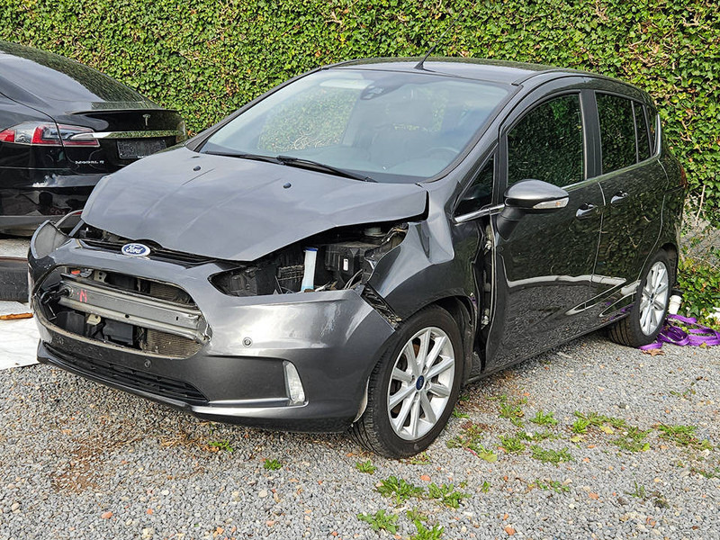 Ford B-Max 1.6 Ti-VCT Powershift - Mobil sedan: gambar 1 Ford B-Max 1.6 Ti-VCT Powershift - Mobil sedan: gambar 1
