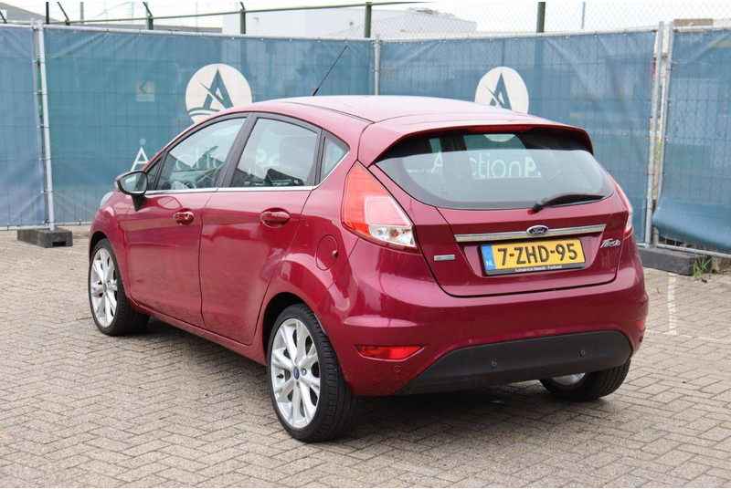 Ford Fiesta - Mobil sedan: gambar 4 Ford Fiesta - Mobil sedan: gambar 4