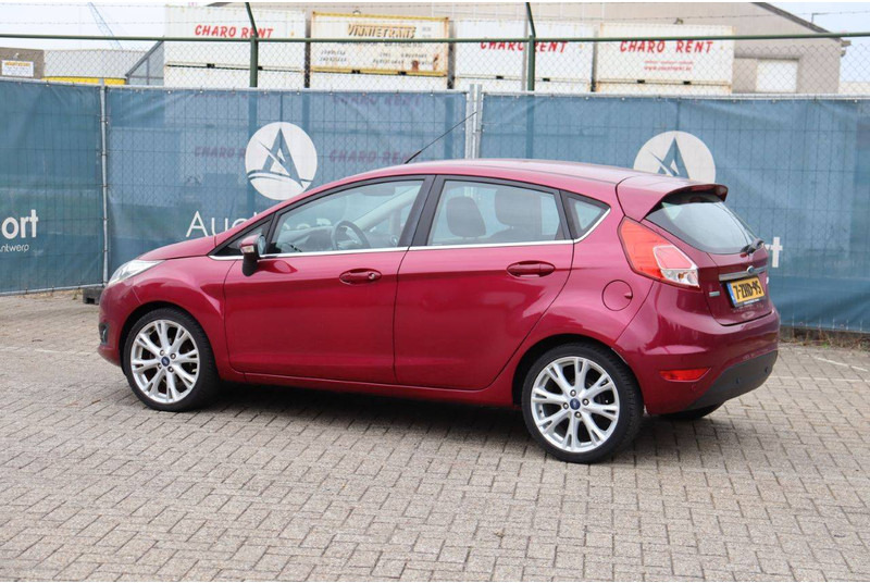 Ford Fiesta - Mobil sedan: gambar 3 Ford Fiesta - Mobil sedan: gambar 3