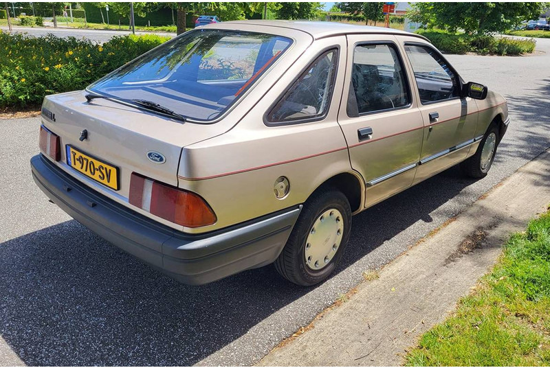 Ford Sierra 1.3 - Mobil sedan: gambar 4 Ford Sierra 1.3 - Mobil sedan: gambar 4