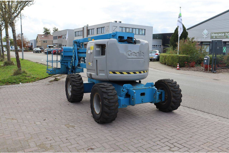 Genie Z-45/25J - Boom artikulasi: gambar 3 Genie Z-45/25J - Boom artikulasi: gambar 3