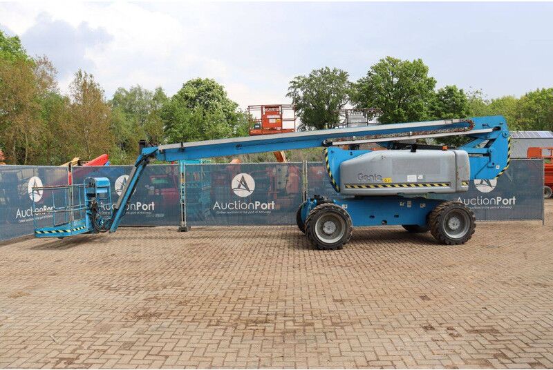 Genie Z-80/60 - Boom teleskopik: gambar 1 Genie Z-80/60 - Boom teleskopik: gambar 1