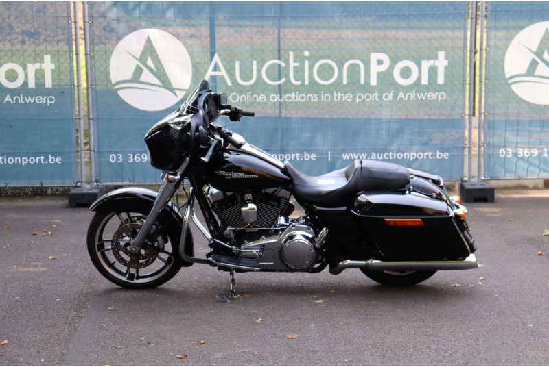 Harley-Davidson Street Glide - Sepeda motor: gambar 2 Harley-Davidson Street Glide - Sepeda motor: gambar 2