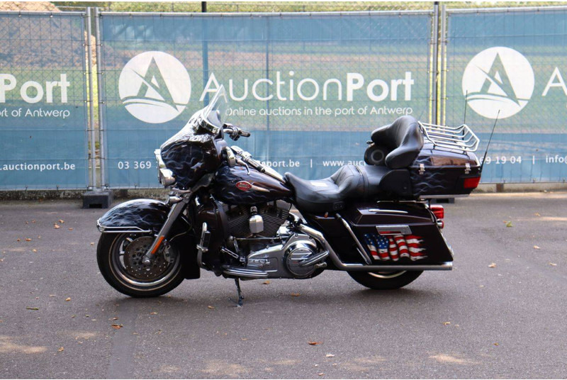 Harley-Davidson Ultra Classic CVO - Sepeda motor: gambar 1 Harley-Davidson Ultra Classic CVO - Sepeda motor: gambar 1