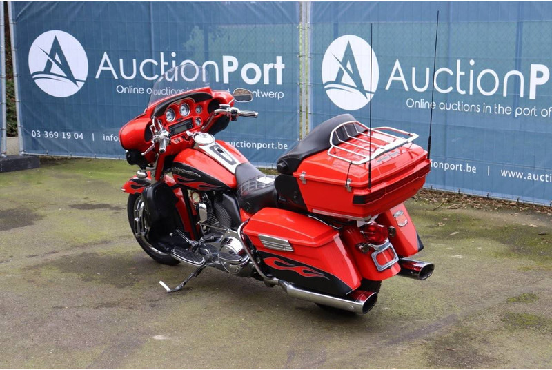 Harley-Davidson Ultra Glide CVO - Sepeda motor: gambar 4 Harley-Davidson Ultra Glide CVO - Sepeda motor: gambar 4