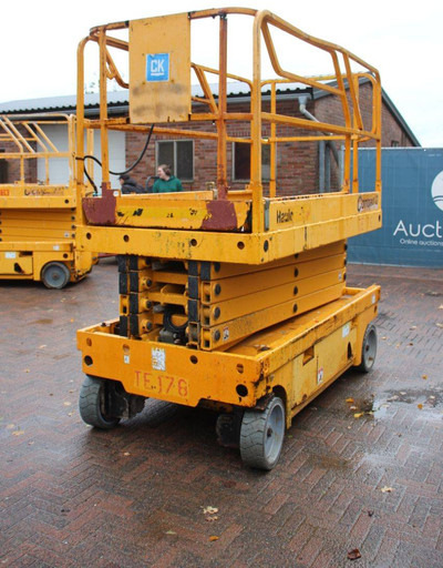 Haulotte Compact 12 - Scissor lifts: gambar 5 Haulotte Compact 12 - Scissor lifts: gambar 5