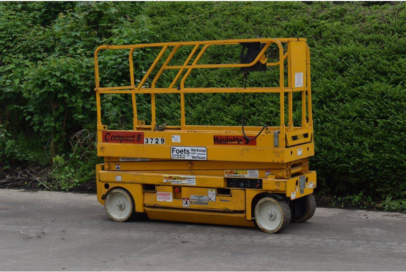 Haulotte Compact 8 - Scissor lifts: gambar 3 Haulotte Compact 8 - Scissor lifts: gambar 3