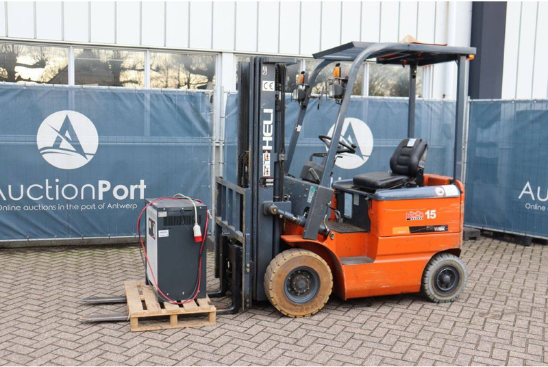 Heli CPD15 - Forklift listrik: gambar 1 Heli CPD15 - Forklift listrik: gambar 1